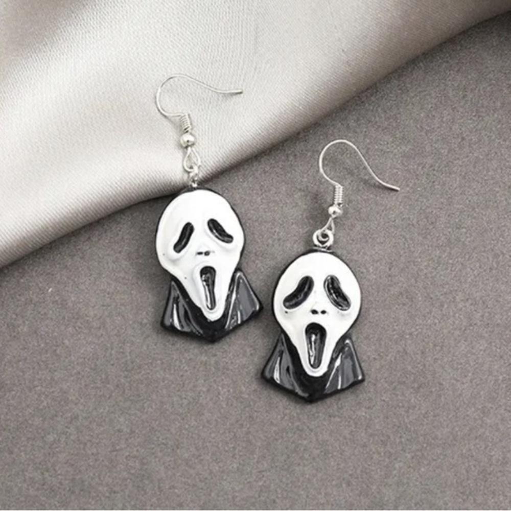 NWOT Scream Halloween Ghostface Scary Gothic Iconic Horror Hook Dangle Earrings